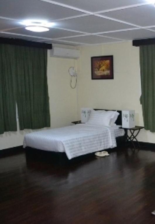يانغون Garden Home Bed And Breakfast الغرفة الصورة